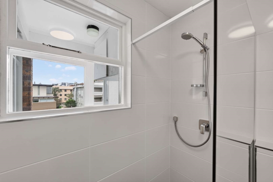 To Let 1 Bedroom Property for Rent in Sea Point Western Cape
